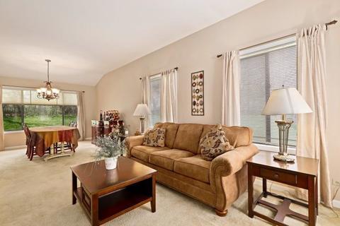 1416 Creekside Ct, Elgin, IL 60123 photo 3