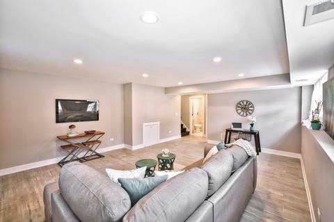 808 S William St, Mount Prospect, IL 60056 photo 36