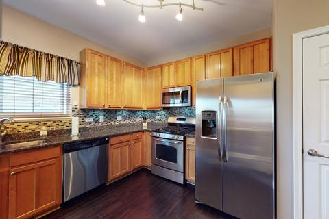 129 Monarch Dr, Streamwood, IL 60107 photo 4