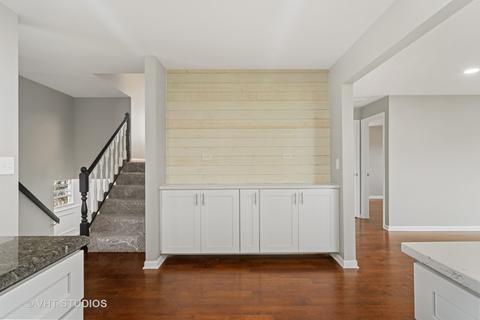 527 Crest Dr, Cary, IL 60013 photo 6