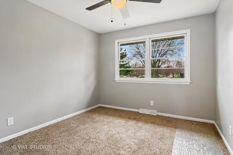 527 Crest Dr, Cary, IL 60013 photo 14