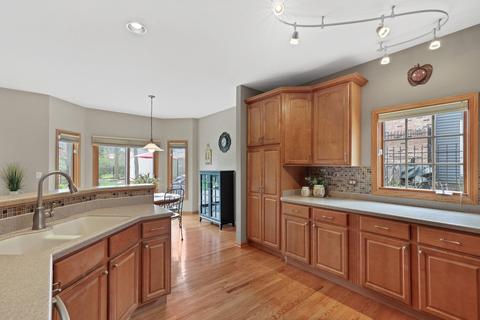 210 Roslara Ct, Bartlett, IL 60103 photo 7