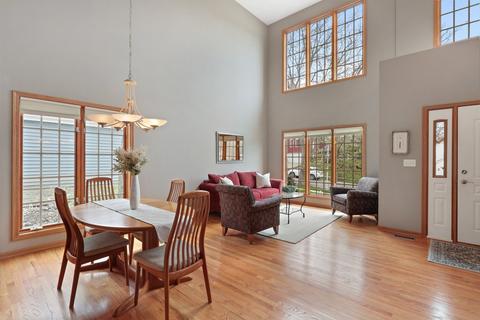 210 Roslara Ct, Bartlett, IL 60103 photo 4