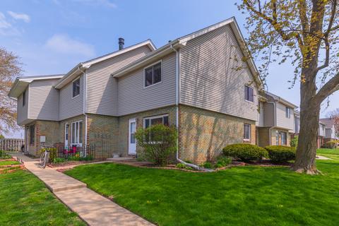 1402 Keller Rd #3, Normal, IL 61761 photo 2