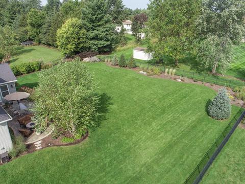 38 W392 Berquist Dr, Geneva, IL 60134 photo 4