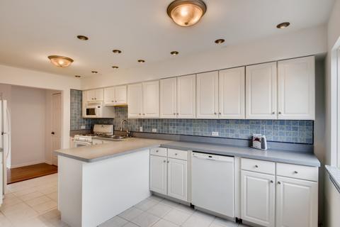 7536 Heritage Ct, Summit, IL 60501 photo 11