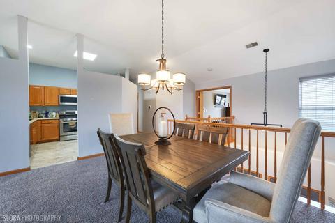 2103 Peach Tree Ln, Algonquin, IL 60102 photo 3