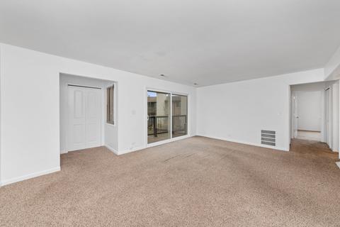 344 Sheridan Dr #2D, Willowbrook, IL 60527 photo 2