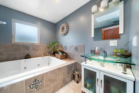 7625 S Honore St, Chicago, IL 60620 photo 14