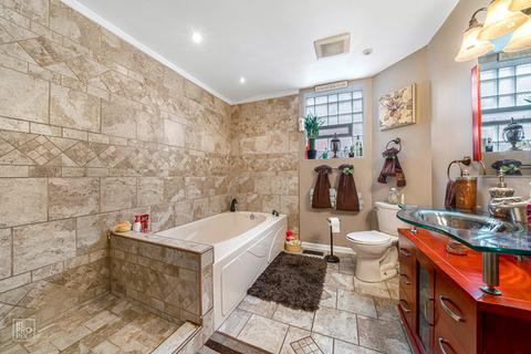 7625 S Honore St, Chicago, IL 60620 photo 17