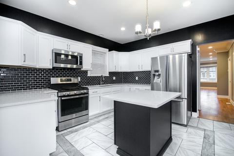 6745 S Artesian Ave, Chicago, IL 60629 photo 21
