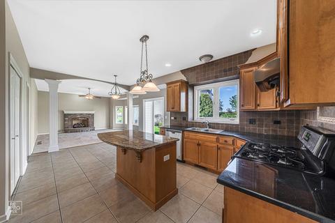 12851 Shenandoah Trl, Plainfield, IL 60585 photo 8
