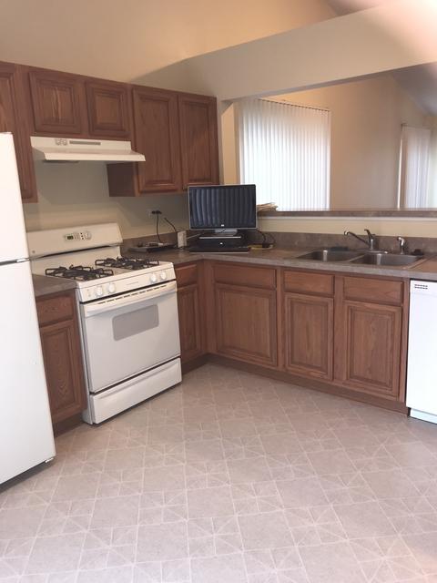 2448 Summerwind Ln, Montgomery, IL 60538 photo 3