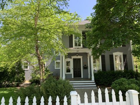 327 S 2nd St, Geneva, IL 60134 photo 2
