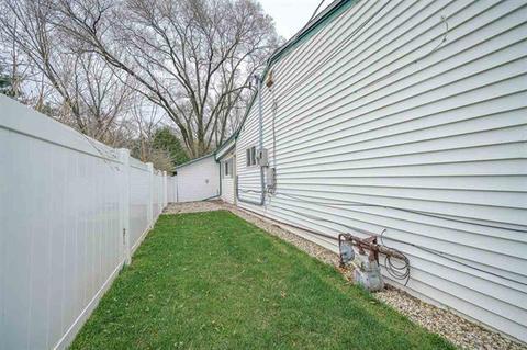 201 Log Cabin Dr, Byron, IL 61010 photo 26