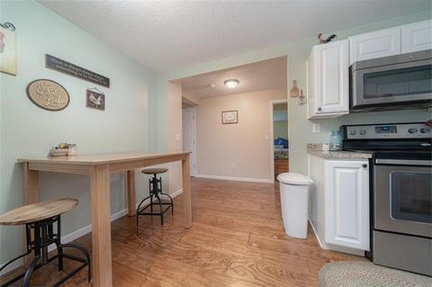 201 Log Cabin Dr, Byron, IL 61010 photo 6