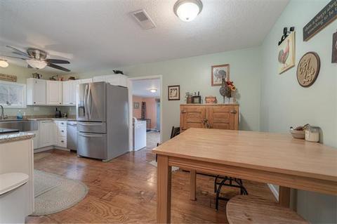 201 Log Cabin Dr, Byron, IL 61010 photo 7