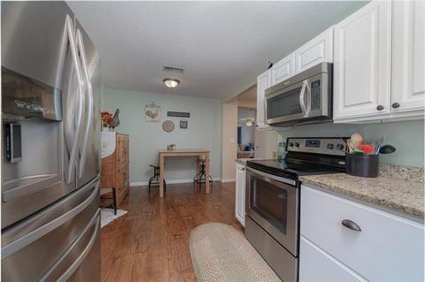 201 Log Cabin Dr, Byron, IL 61010 photo 5