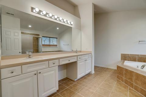 366 Comstock Dr, Elgin, IL 60124 photo 25