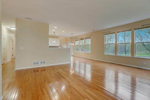366 Comstock Dr, Elgin, IL 60124 photo 9