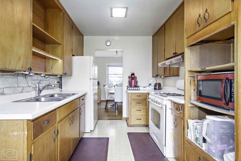 100 Bradley Ln, Hoffman Estates, IL 60169 photo 9