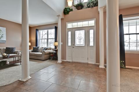 1812 Hillside Ln, Mchenry, IL 60051 photo 2