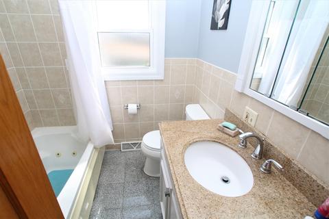1005 S Robert Dr, Mount Prospect, IL 60056 photo 10