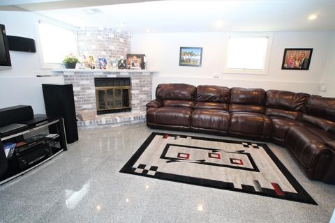 1005 S Robert Dr, Mount Prospect, IL 60056 photo 13