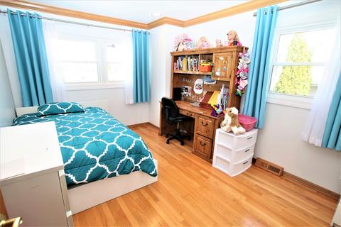 1005 S Robert Dr, Mount Prospect, IL 60056 photo 8