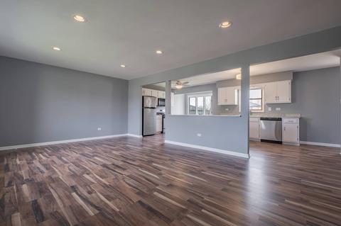 6912 Lewis Clark Dr, Plainfield, IL 60586 photo 2