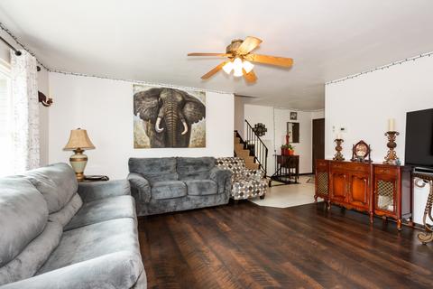 5 Hunter Dr, Roselle, IL 60172 photo 8