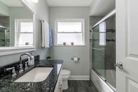 1135 S Wolf Rd, Des Plaines, IL 60016 photo 16