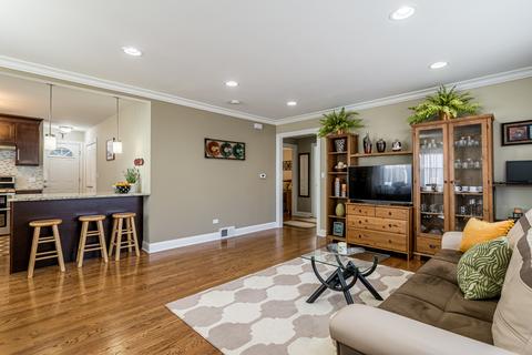 1135 S Wolf Rd, Des Plaines, IL 60016 photo 5