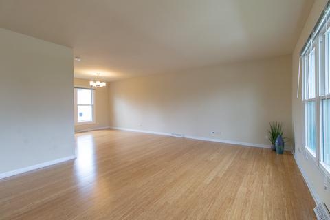 825 Freeman Rd, Hoffman Estates, IL 60192 photo 5