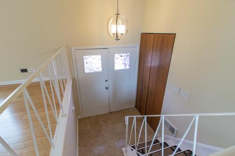 825 Freeman Rd, Hoffman Estates, IL 60192 photo 3
