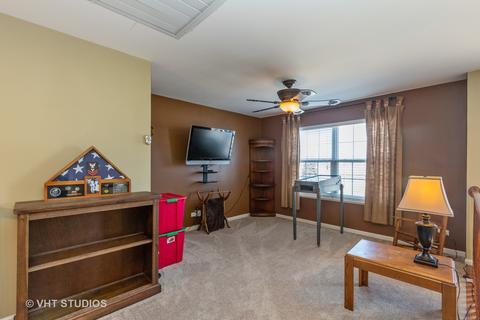 331 Monument Rd, Elgin, IL 60124 photo 17