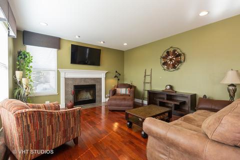 331 Monument Rd, Elgin, IL 60124 photo 10