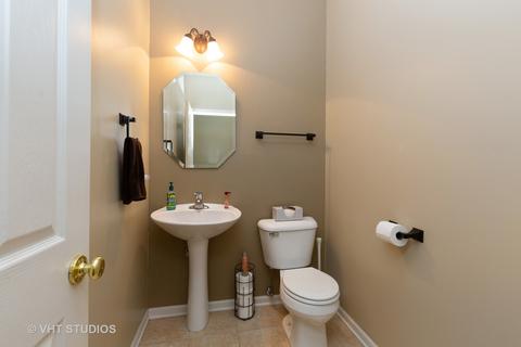 331 Monument Rd, Elgin, IL 60124 photo 14