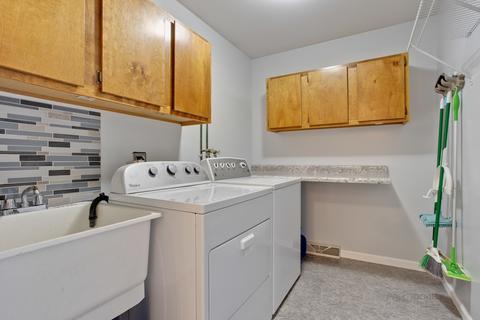 820 Freeman Rd, Hoffman Estates, IL 60192 photo 10
