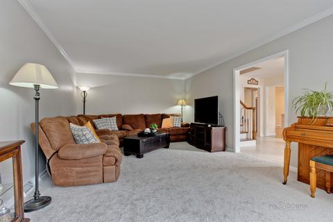 820 Freeman Rd, Hoffman Estates, IL 60192 photo 11