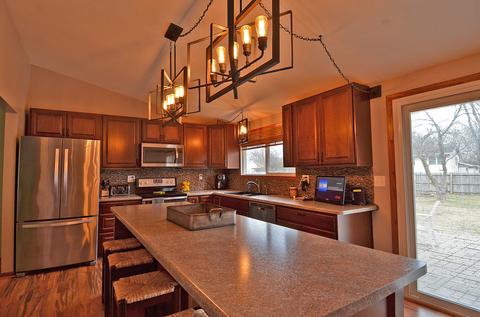 304 Windsor Dr, Ottawa, IL 61350 photo 3