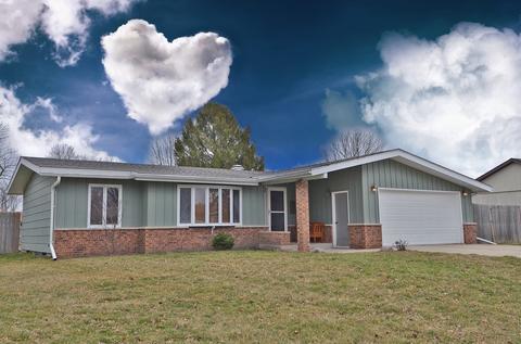 304 Windsor Dr, Ottawa, IL 61350 photo 1