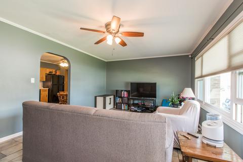 813 Elm St, Bloomington, IL 61701 photo 3