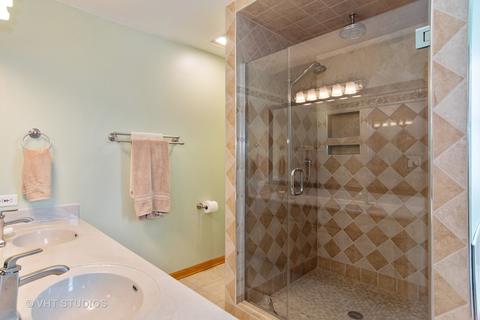 845 Red Barn Ln, Elgin, IL 60124 photo 13