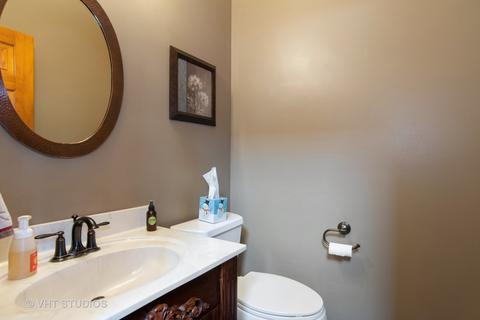 845 Red Barn Ln, Elgin, IL 60124 photo 6