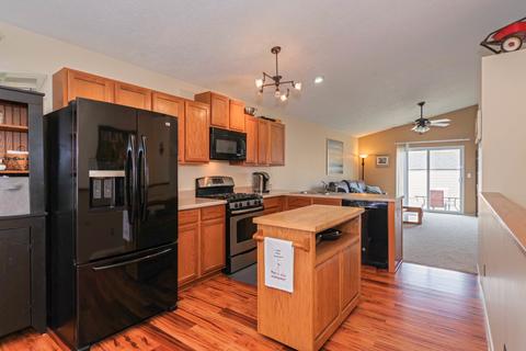 8 Fetzer Dr, Bloomington, IL 61704 photo 9