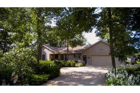 109 Spring Ct, Sheldon, IL 60966 photo 2