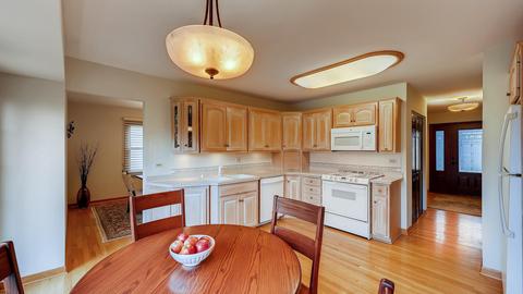 3701 Winding Trail Ln, Hoffman Estates, IL 60192 photo 9