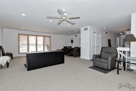 2506 Macarthur Dr, Mchenry, IL 60050 photo 9
