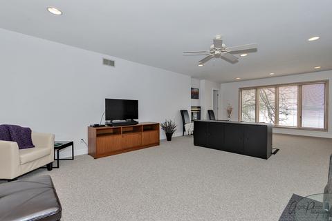 2506 Macarthur Dr, Mchenry, IL 60050 photo 8